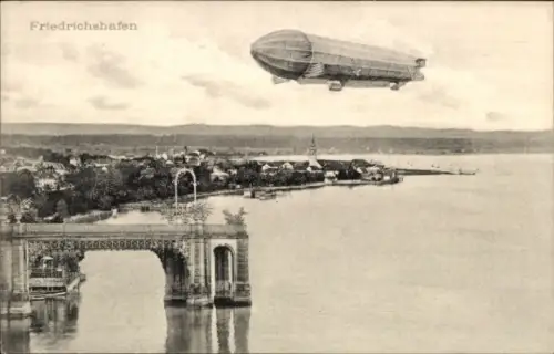 Ak Friedrichshafen am Bodensee, Panorama, Zeppelin Luftschiff