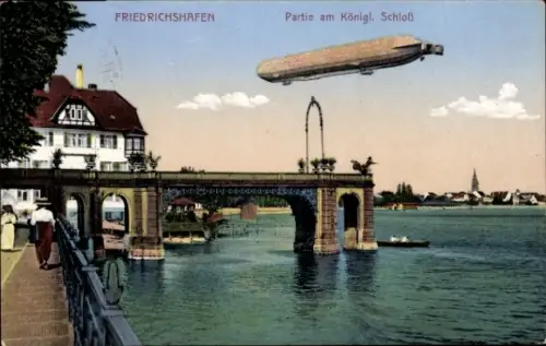 Ak Friedrichshafen am Bodensee, am Königlichen Schloss, Zeppelin Luftschiff