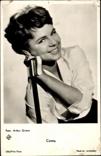 Ak Sängerin und Schauspielerin Conny, Cornelia Froboess, Portrait
