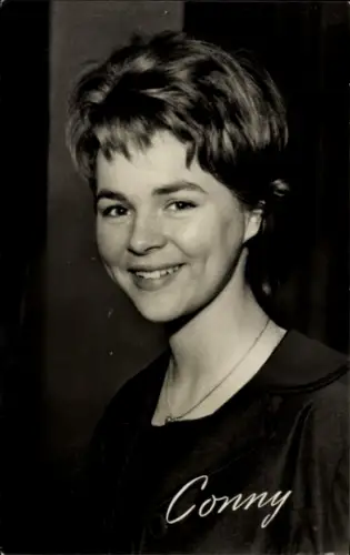 Ak Sängerin und Schauspielerin Conny, Cornelia Froboess, Portrait