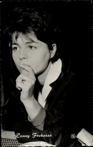 Ak Sängerin und Schauspielerin Conny, Cornelia Froboess, Portrait