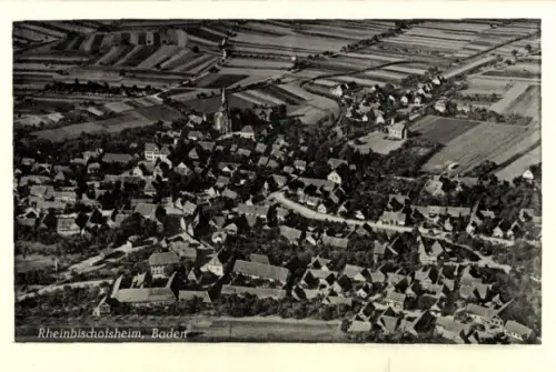 Ak Rheinbischofsheim Rheinau in Baden, Luftaufnahme von Rheinbischofsheim, zahlreiche Dächer, län