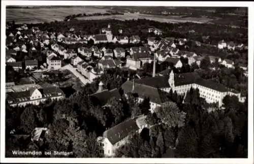 Ak Winnenden in Württemberg, Luftaufnahme von Winnenden, viele Häuser, grüne Bäume