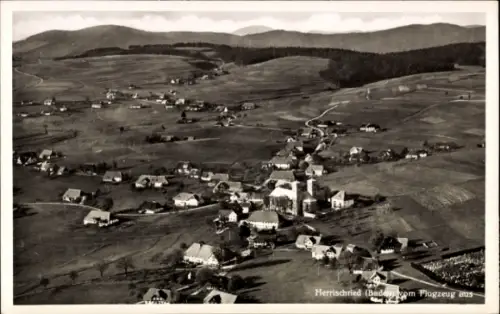 Ak Herrischried am Hotzenwald, Luftaufnahme von Herrischried, ländliche Umgebung