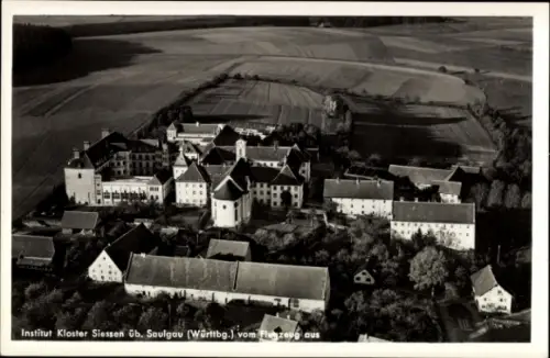 Ak Siessen Sießen Bad Saulgau in Oberschwaben, Luftaufnahme, Institut Kloster Siessen, Umgeben vo