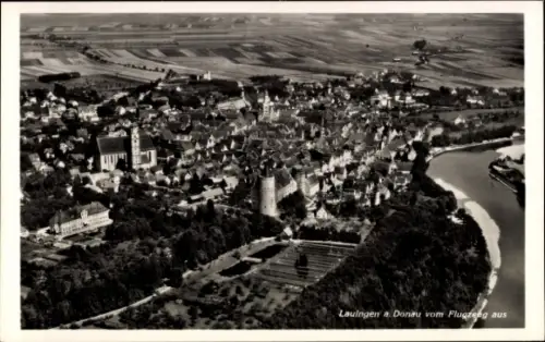 Ak Lauingen an der Donau Schwäbische Alb, Luftaufnahme von Lauingen, Donau, Stadtansicht, Fluss, 