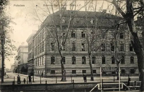 Ak Potsdam, Kaserne 1. Garde Regiment zu Fuß, Ruderbootverleih