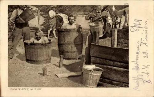 Ak Tonnenbäder im Felde, Soldaten, I WK