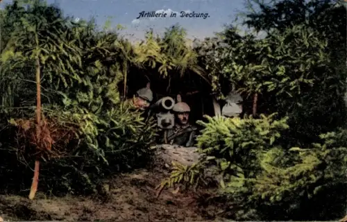 Ak Deutsche Soldaten mit Geschütz, Artillerie in Deckung, 1. WK