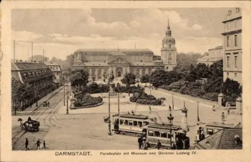 Ak Darmstadt, Paradeplatz mit Museum und Denkmal
