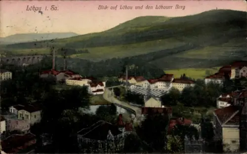 Ak Löbau in Sachsen, Löbau i. Sa., Bild auf Löbau und den Löbauer Berg