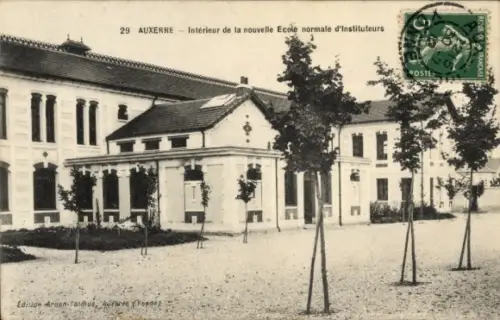 CPA Auxerre Yonne, Intérieur de la nouvelle Ecole normale d'Instituteurs