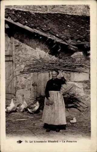 Ak Limousin, Frau in Tracht, Bauernhof, Hühner