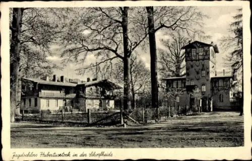Ak Schorfheide in Brandenburg, Jagdschloss Hubertustock, Bäume,  Gebäude