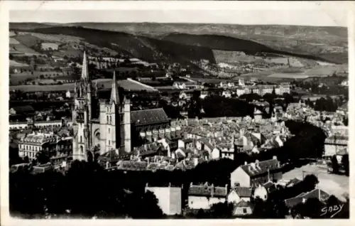 Ak Mende Lozère, Landschaft mit Kirche, Stadtansicht, Berge im Hintergrund, nformat
