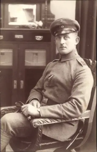 Foto Ak Deutscher Soldat in Uniform, Portrait