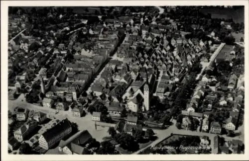 Ak Mindelheim im Unterallgäu, Luftaufnahme von  viele Dächer, Bäume, Straßen