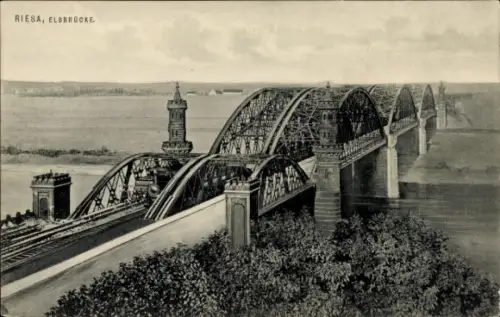 Ak Riesa an der Elbe Sachsen, Brücke, Wasser, Landschaft,  Elbbrooke