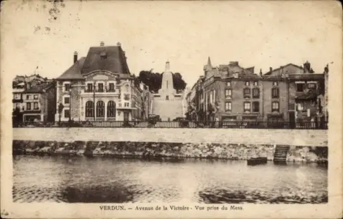 Ak Verdun Meuse,  Avenue de la Victoire, Blick auf den Mess,  Gebäude