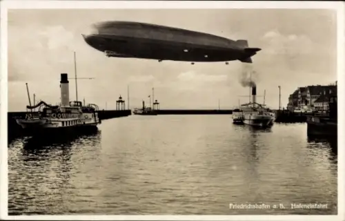 Ak Friedrichshafen am Bodensee, Hafeneinfahrt, Zeppelin