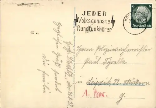 Ak Friedrichshafen am Bodensee, Zeppelin über der Stadt