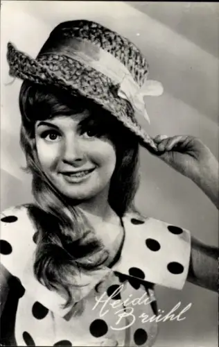 Ak Schauspielerin und Sängerin Heidi Brühl, Portrait