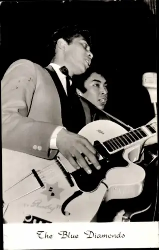 Ak The Blue Diamonds, Portrait, Gitarre