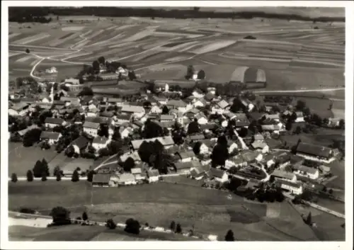 Ak Huglfing in Oberbayern, Luftaufnahme von  ländliche Umgebung, viele Häuser, Felder
