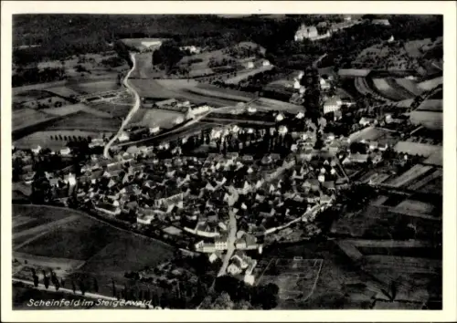 Ak Scheinfeld im Steigerwald Mittelfranken, Luftaufnahme von Scheinfeld, Steigerwald, Häuser, Fel