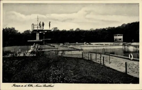 Ak Riesa an der Elbe Sachsen, Schwimmbad, Sprungturm, Schwimmer, Wasser, Riesa