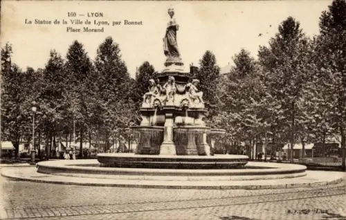 Ak Lyon Rhône, Brunnen mit Statue, Bäume, Platz Morand, Lyon