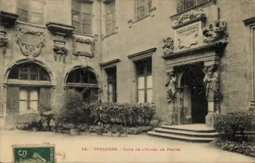 Ak Toulouse Haute Garonne,  Innenhof des Hôtel de Pierre, Pflanzen, Eingang