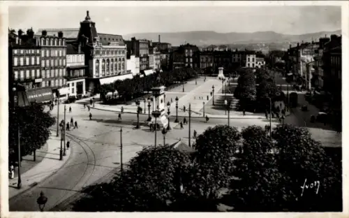 CPA Clermont Ferrand Puy de Dôme, Place de Jaude