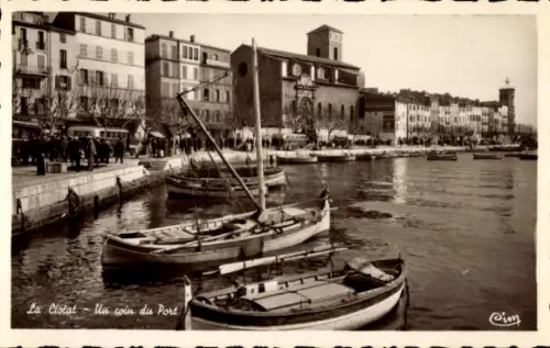 Ak La Ciotat Bouches du Rhône, Hafenansicht, Boote, Menschenmenge, Schwarz-Weiß-Foto