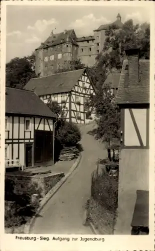 Ak Freusburg Kirchen an der Sieg, Aufgang zur Jugendburg