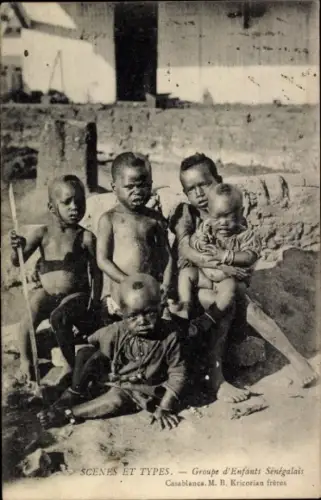 CPA Scenes et Types, Groupe d'Enfants Sénégalais
