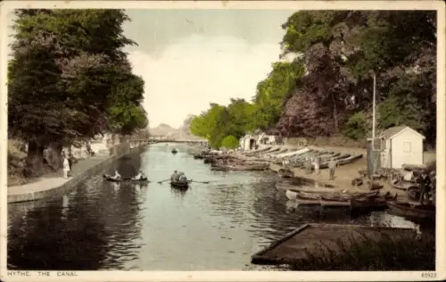 Ak Hythe Kent England, Kanalansicht, Boote, Bäume, Menschen am Ufer