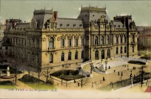 Ak Lyon Rhône,  von  La Prefecture, farbige Illustration, Menschen auf der Straße