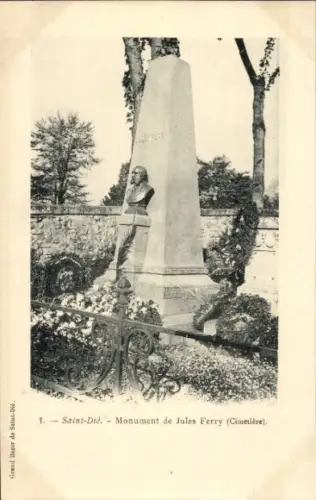 CPA Saint-Dié-des-Vosges, Monument de Jules Ferry, Cimetière
