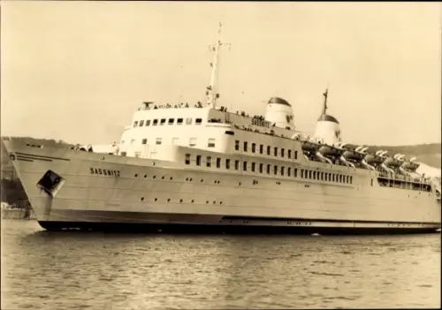 Ak Eisenbahnfährschiff der Deutschen Reichsbahn, MS Sassnitz, VEB Werft Neptun in Rostock