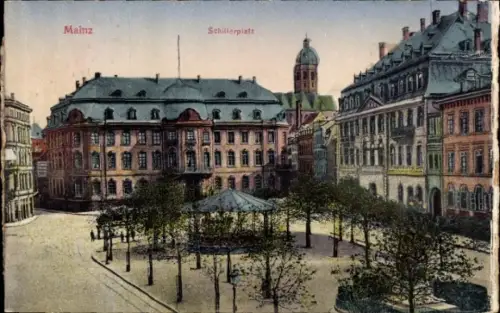 Ak Mainz am Rhein,  Schillerplatz, Gebäude, Bäume, Menschen