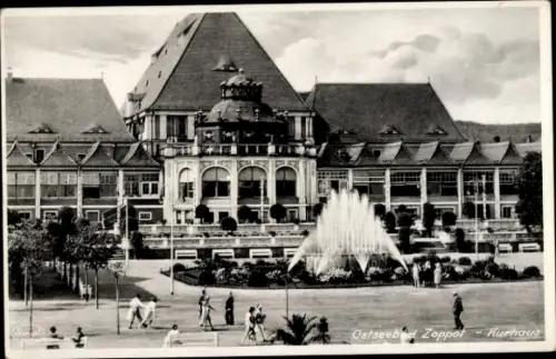 Ak Sopot Gdańsk Zoppot Danzig, Ostseebad  Kurhaus, Brunnen, Menschen, Park