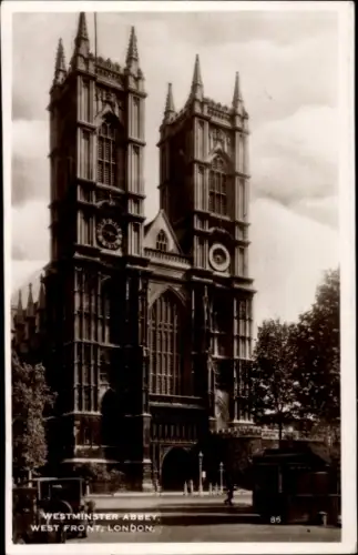 Ak Westminster London City, Westminster Abbey, Westfront,  Schwarz-Weiß-Foto