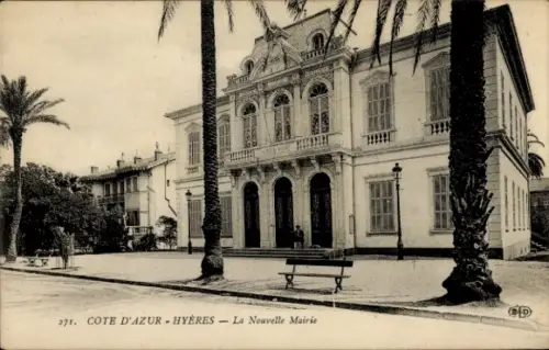 Ak Hyères les Palmiers Var, COTE D'AZUR, HYERES, La Nouvelle Mairie, Palmen, Bank