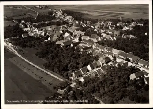 Ak Gussenstadt Gerstetten in Württemberg, Luftaufnahme von  viele Häuser, ländliche Umgebung, Neb