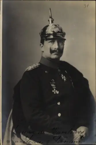 Ak Kaiser Wilhelm II., Sitzportrait in Uniform, Pickelhaube