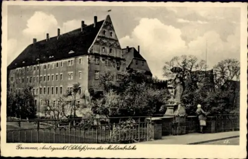 Ak Grimma in Sachsen,  Amtsgericht, Schloss, Muldenbrücke