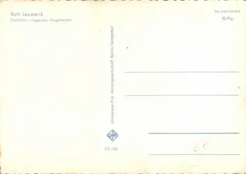 Ak Schauspielerin Ruth Leuwerik, Portrait, Fahnen