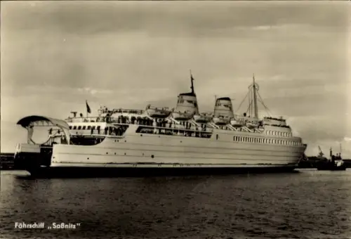 Ak Fährschiff Sassnitz im Hafen