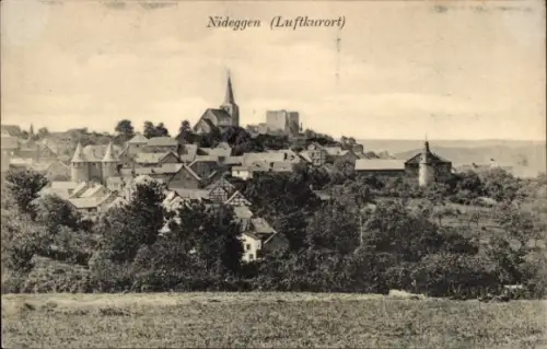 Ak Nideggen in der Eifel,  Luftkurort, Stadtansicht, Häuser, Kirche, Landschaft